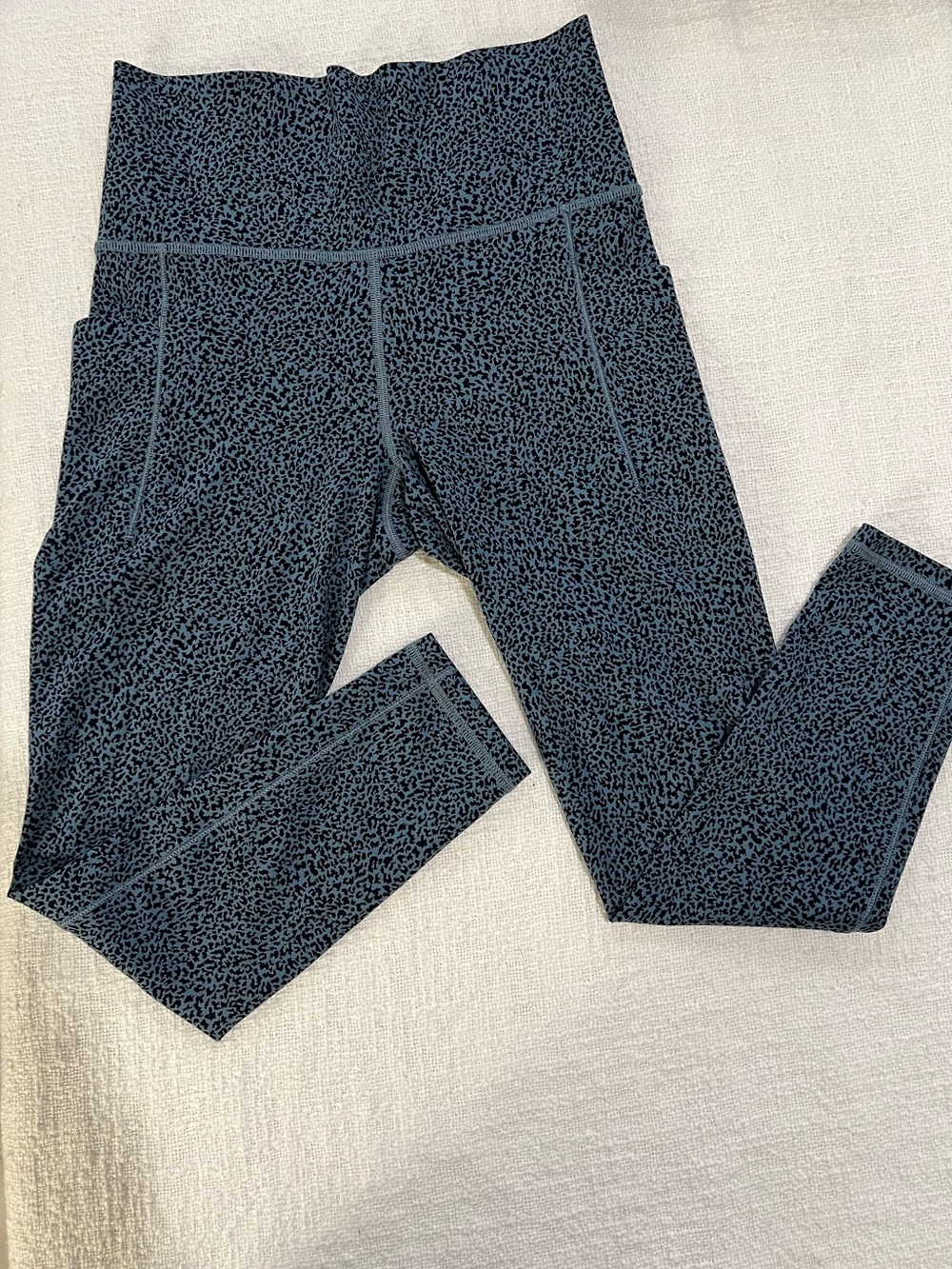Athleta Women’s Teal and Black Speckle Active Leggings